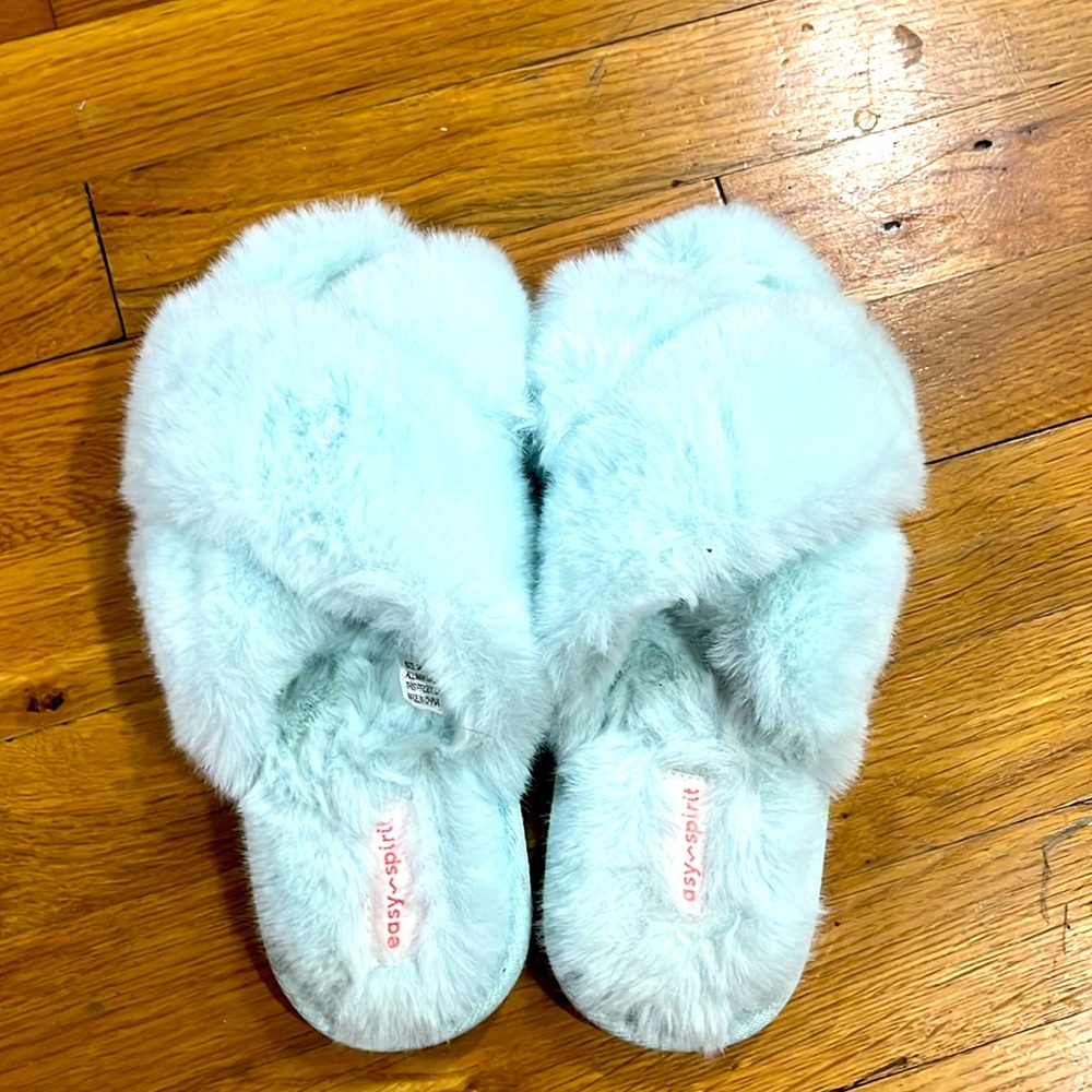 New easy spirit slippers